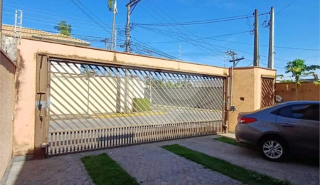 Casa à venda com 4 quartos, sendo 2 suítes,  em Vila Oliveira, Mogi das Cruzes, SP