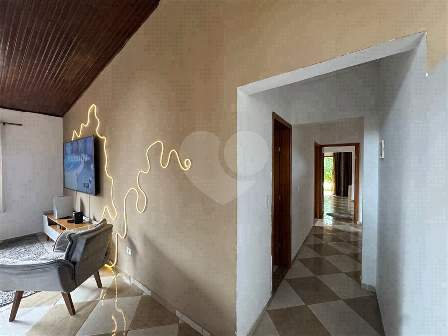 Casa à venda com 3 quartos, sendo 1 suíte, no condomínio Haras São Luiz, Salto - SP
