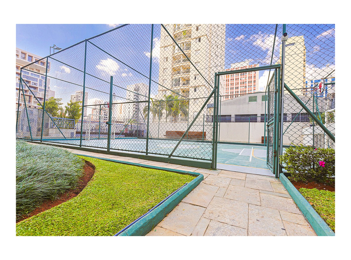 Apartamento à venda com 3 quartos, sendo 1 suíte, em Pinheiros, São Paulo, SP