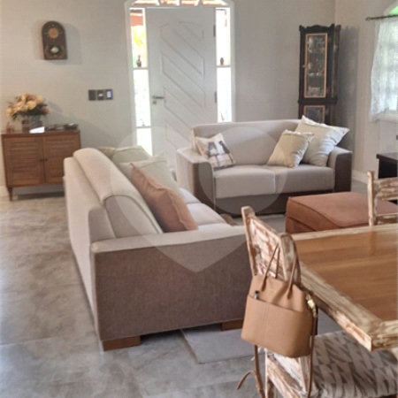 Casa à venda com 3 quartos, sendo 1 suíte, em Alpes D'ouro, Bom Jesus dos Perdões, SP