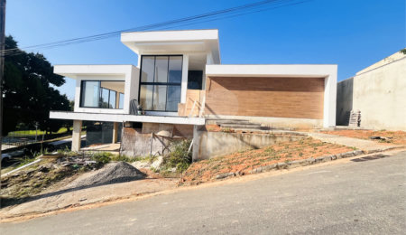 Casa à venda com 3 suítes no condomínio Residencial Green Ville, Rio de Janeiro - RJ