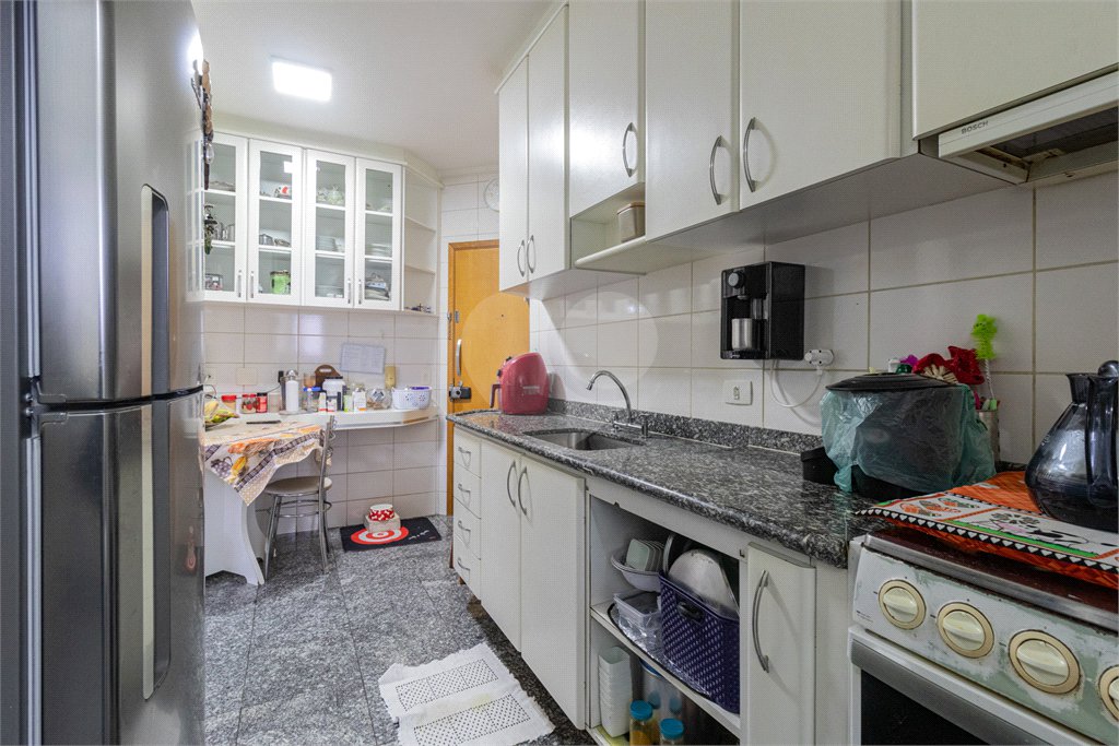 Apartamento à venda com 3 suítes em Vila Regente Feijó, São Paulo, SP