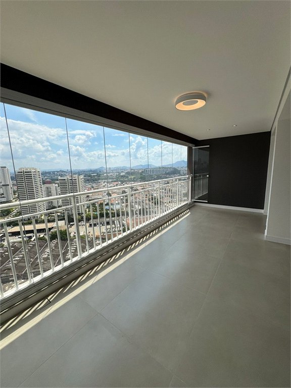 Apartamento à venda com 3 quartos, sendo 1 suíte,  em Vila Anastácio, São Paulo, SP