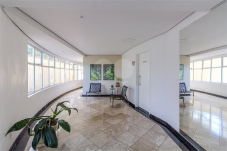 Apartamento à venda com 3 suítes em Vila Ipojuca, São Paulo, SP