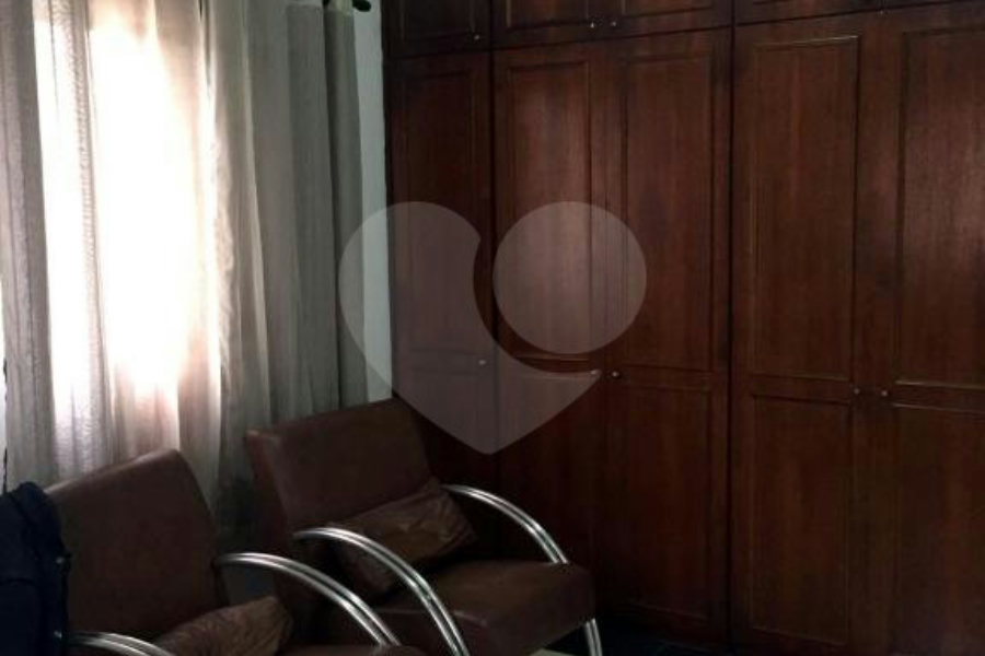 Sobrado à venda com 3 quartos, sendo 1 suíte,  em Tremembé, São Paulo, SP
