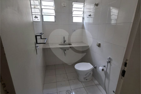 Sobrado à venda com 3 quartos, sendo 1 suíte, em Chácara Santo Antônio, São Paulo, SP