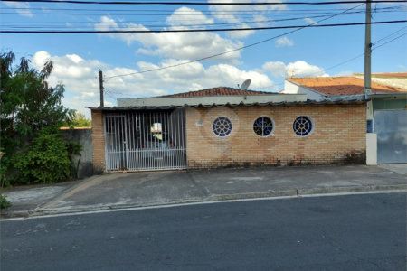 Casa à venda com 2 quartos, sendo 1 suíte, em Vila Barão, Sorocaba, SP