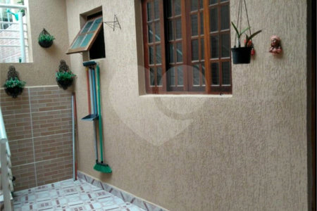 Sobrado à venda com 2 quartos em Jardim São José, Poá, SP