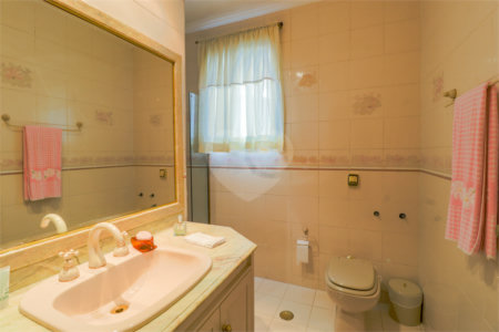 Casa à venda com 4 quartos, sendo 3 suítes, em Vila Sônia, São Paulo, SP