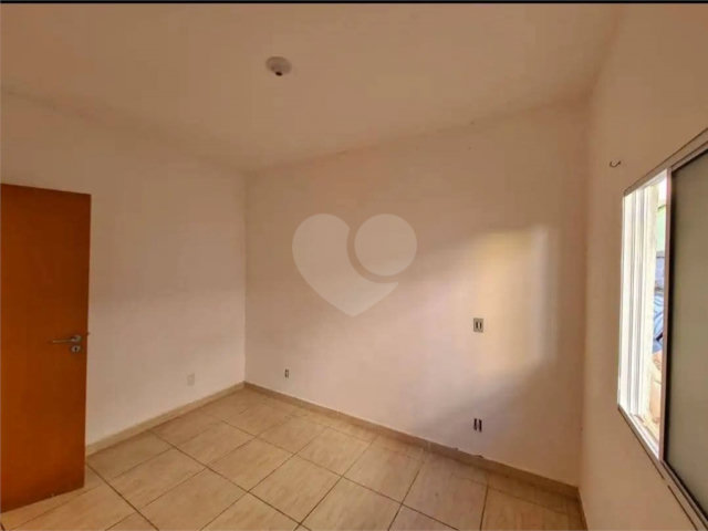 Casa à venda com 2 quartos no condomínio Villagio dos Pinhais, Pinhalzinho - SP