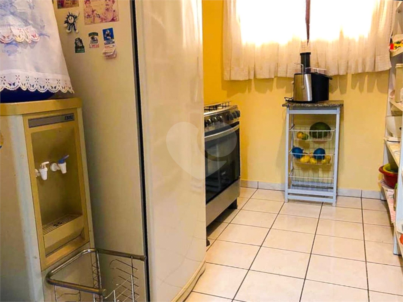 Casa à venda com 3 quartos, sendo 1 suíte,  no condomínio Vivenda das Vinhas, Vinhedo - SP