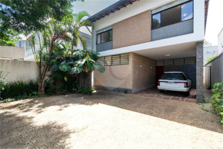Casa à venda com 4 quartos, sendo 1 suíte, em Jardim Novo Mundo, São Paulo, SP
