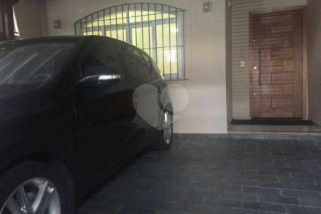 Casa à venda com 3 quartos, sendo 1 suíte, em Santa Teresinha, São Paulo, SP