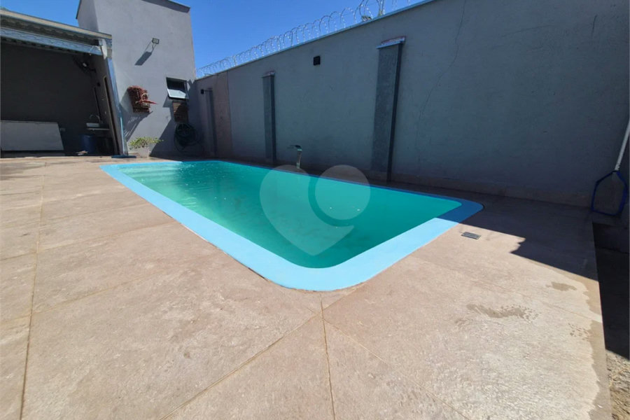 Dois imóveis em um terreno de 300 m² (12 x 25) - Com acesso independente