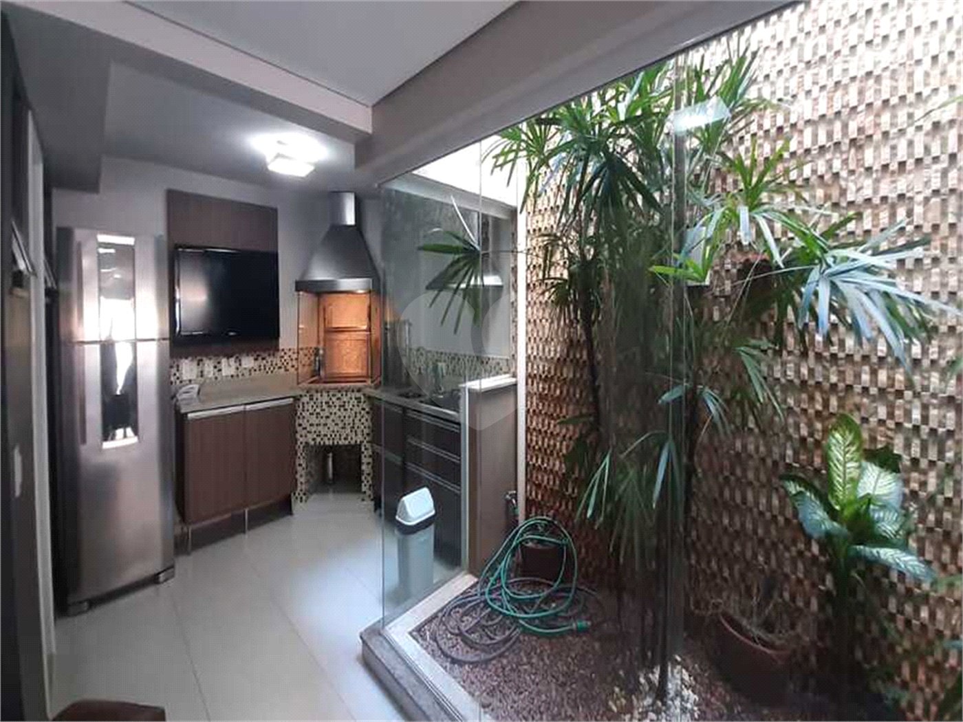 Casa à venda com 4 quartos, sendo 2 suítes, no condomínio Florada da Serra, São Paulo - SP