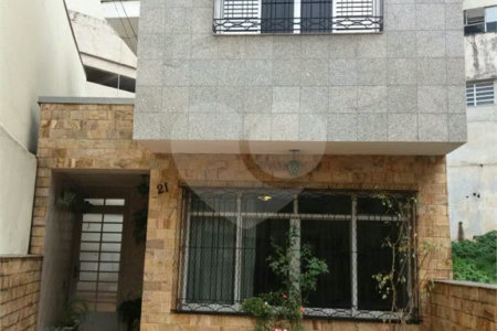 Casa à venda com 3 quartos no condomínio Travessa Quefren,21, São Paulo - SP