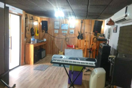 Casa à venda com 3 quartos, sendo 1 suíte,  em Jardim Rosa Maria, São Paulo, SP