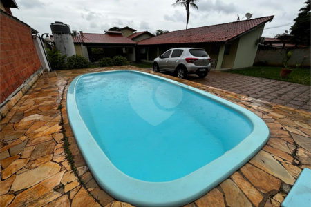Casa à venda com 4 quartos, sendo 2 suítes, no condomínio Zuleika Jabour, Salto - SP