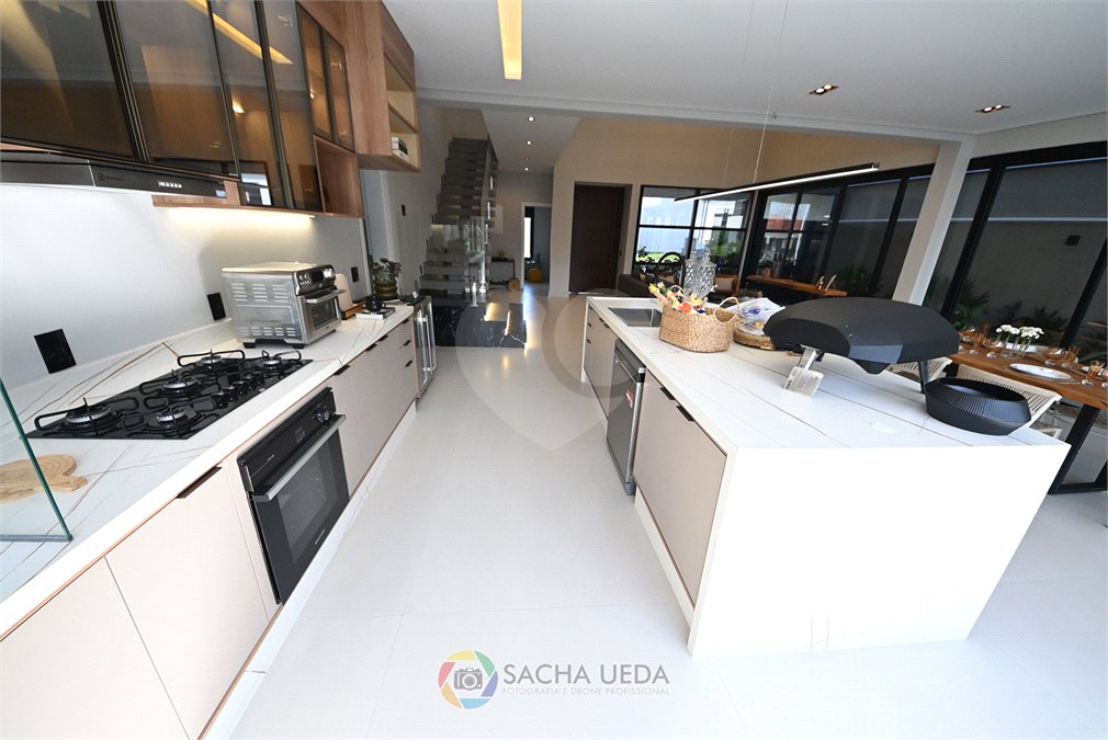 Casa à venda com 4 suítes no condomínio Residencial Dona Maria Candida, Indaiatuba - SP