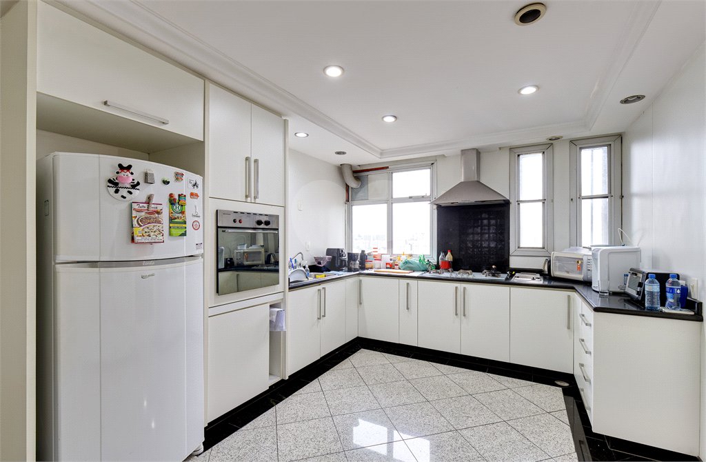 Apartamento à venda com 4 suítes em Jardim Marajoara, São Paulo, SP