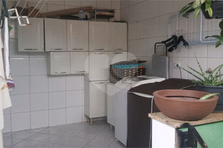 Sobrado à venda com 3 quartos, sendo 1 suíte, em Vila Vitório Mazzei, São Paulo, SP