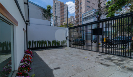 Casa Térrea à venda com 3 quartos, sendo 1 suíte, em Santo Amaro, São Paulo, SP