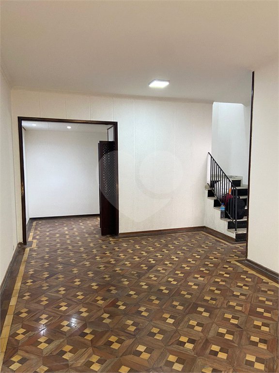 Sobrado à venda com 3 quartos, sendo 1 suíte,  em Jardim Itacolomi, São Paulo, SP