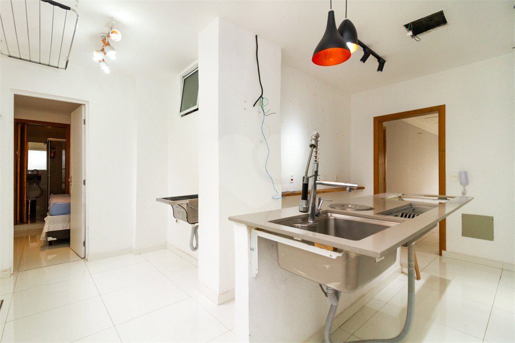 Apartamento à venda com 3 quartos, sendo 1 suíte, em Jardim Paulista, São Paulo, SP