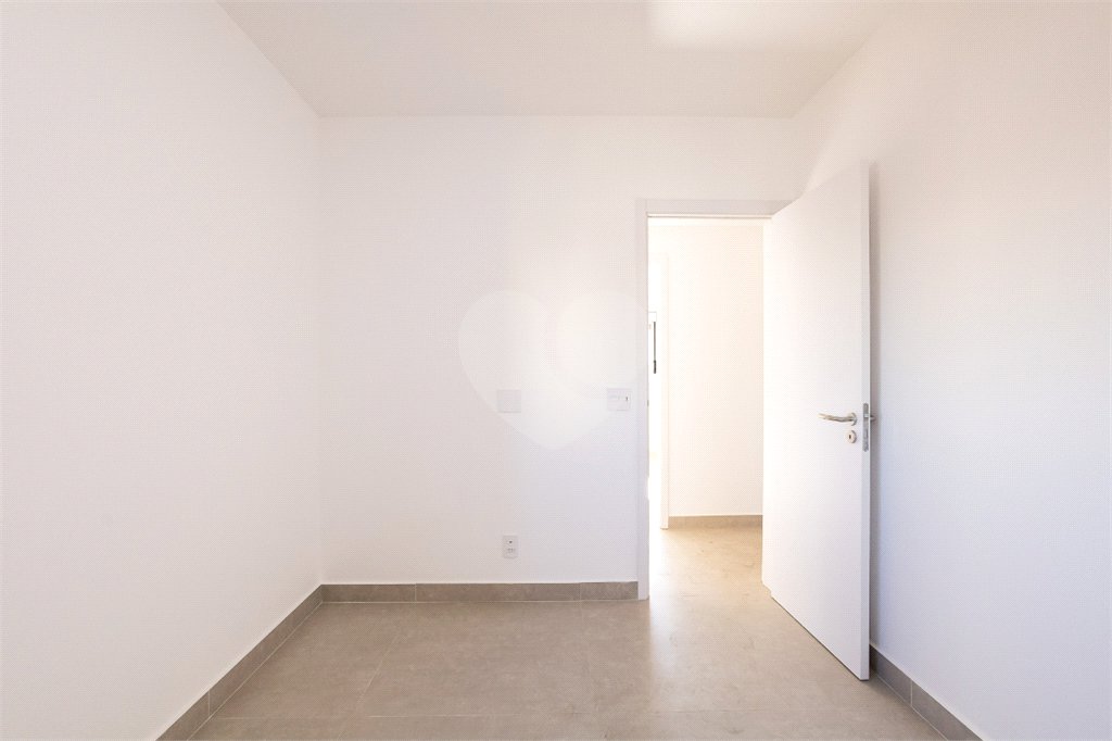 Apartamento à venda com 3 quartos, sendo 1 suíte,  em Vila Sofia, São Paulo, SP