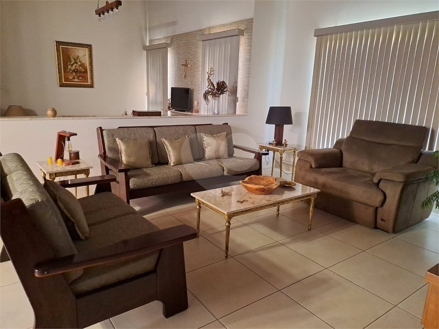 Casa à venda com 3 quartos, sendo 1 suíte, no condomínio Estância Marambaia, Vinhedo - SP