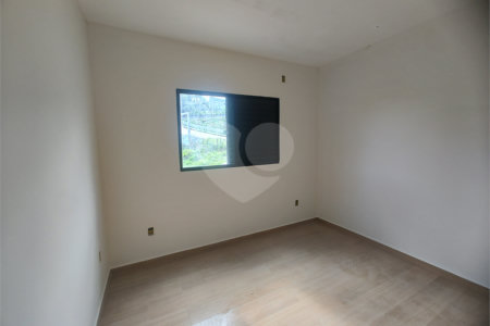 Casa à venda com 2 quartos, sendo 1 suíte, em Jardim Santo Antônio, Atibaia, SP