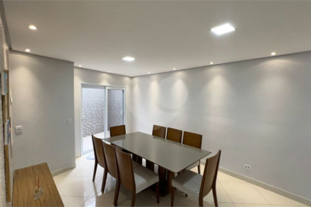 Casa à venda com 3 quartos, sendo 1 suíte,  no condomínio Jardim das Flores, Sorocaba - SP