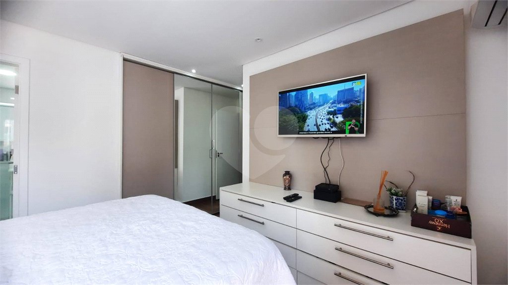 Apartamento à venda com 3 quartos, sendo 1 suíte, em Jardim Marajoara, São Paulo, SP