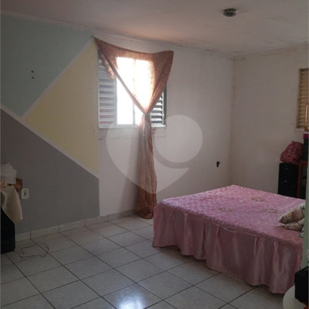 Sobrado à venda com 3 quartos, sendo 2 suítes,  em Jardim Marica, Mogi das Cruzes, SP