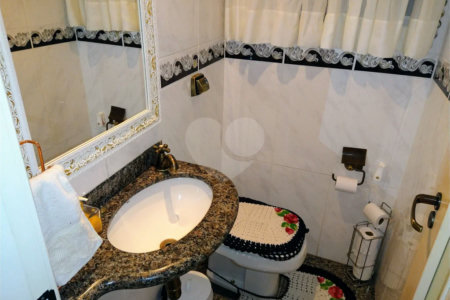 Casa à venda com 3 quartos, sendo 1 suíte, em Parque Vitória, São Paulo, SP