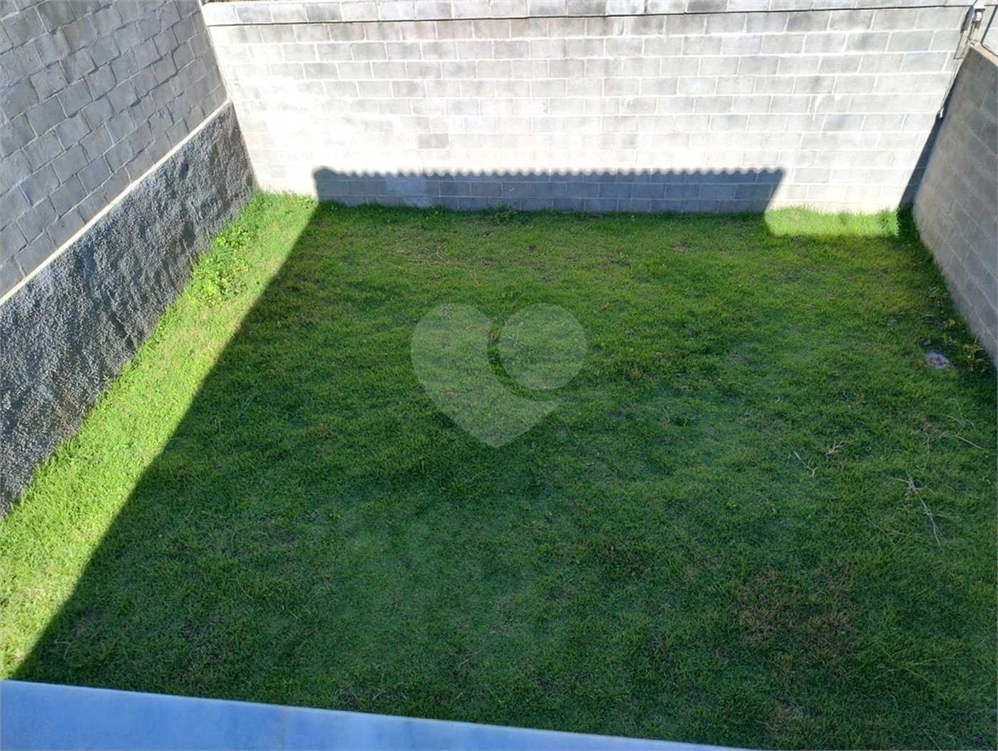 Casa para alugar com 3 quartos, sendo 1 suíte, no condomínio Vila Quinta dos Manacás, Vinhedo - SP