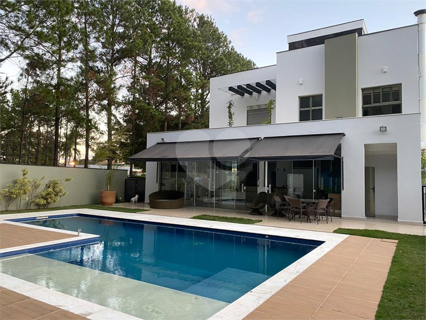 Casa à venda com 4 suítes no condomínio Vivendas do Lago, Sorocaba - SP