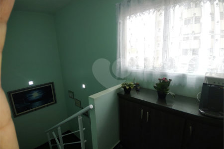 Casa à venda com 2 suítes no condomínio Morada das Hortênsias, São Paulo - SP