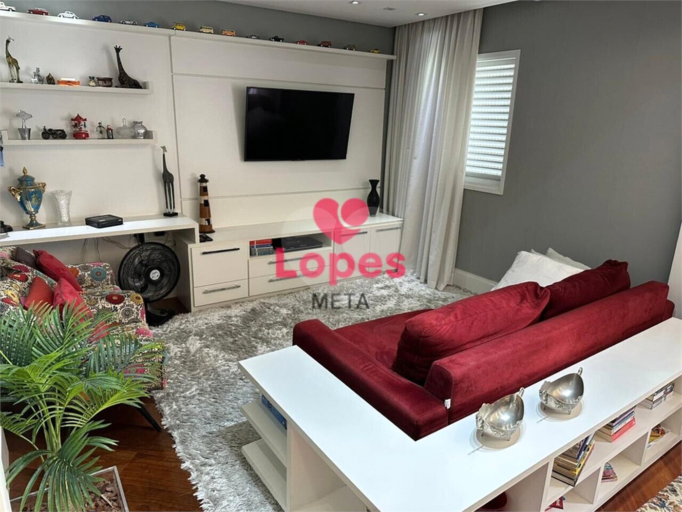 Apartamento à venda com 3 quartos, sendo 2 suítes, em Parque Residencial Aquarius, São José dos Campos, SP