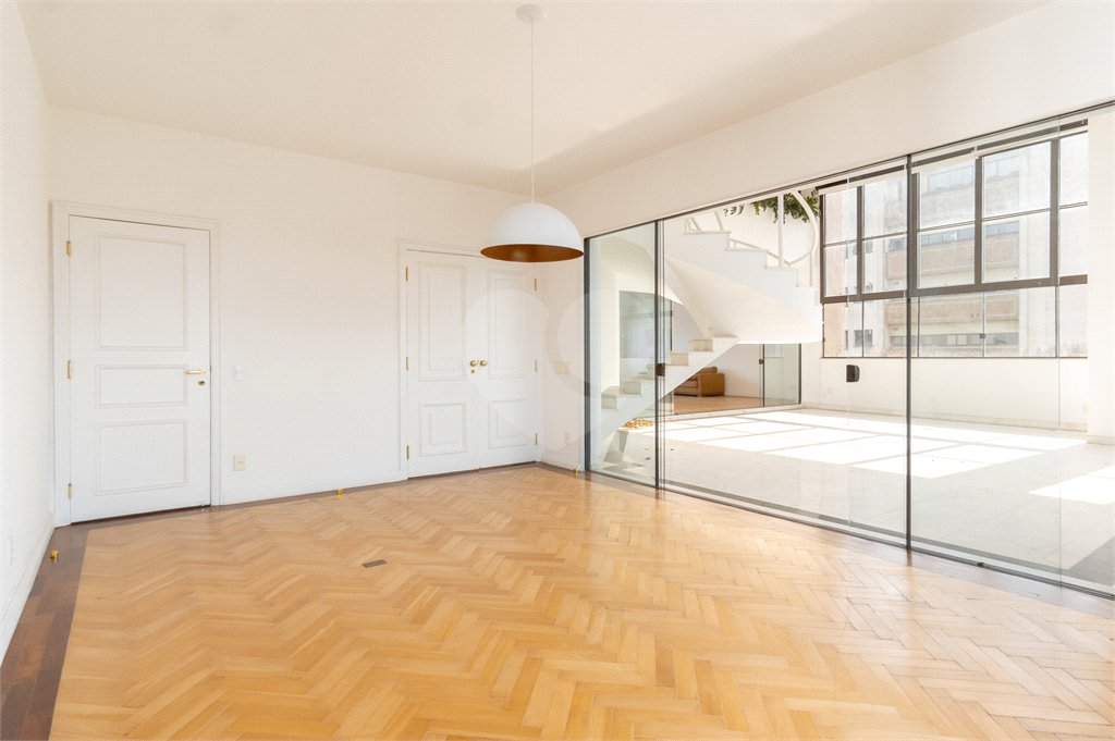 Duplex à venda com 6 quartos, sendo 4 suítes, em Alto de Pinheiros, São Paulo, SP