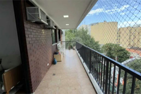 Apartamento à venda com 2 quartos, sendo 1 suíte,  em Laranjeiras, Rio de Janeiro, RJ
