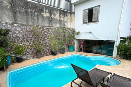 Sobrado à venda ou para alugar com 4 quartos, sendo 2 suítes, em Jardim Brasil, Atibaia, SP