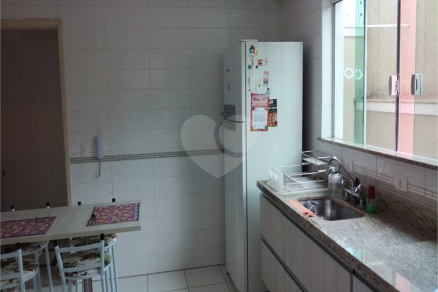 Casa à venda com 3 quartos, sendo 2 suítes, no condomínio Villa's Residencial, São Paulo - SP