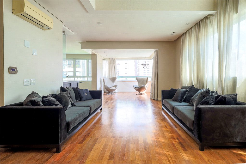 Apartamento à venda com 4 suítes,  em Jardim Paulistano, São Paulo, SP