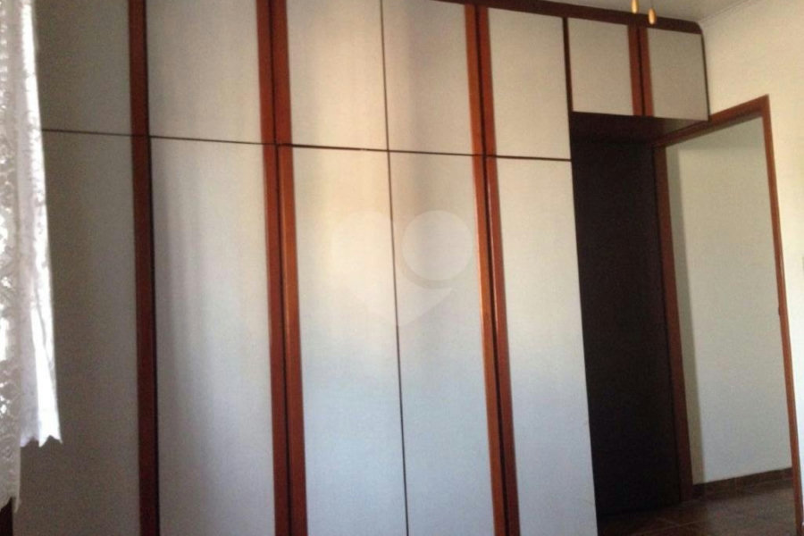 Sobrado à venda com 4 quartos, sendo 1 suíte,  em Jardim Aricanduva, São Paulo, SP