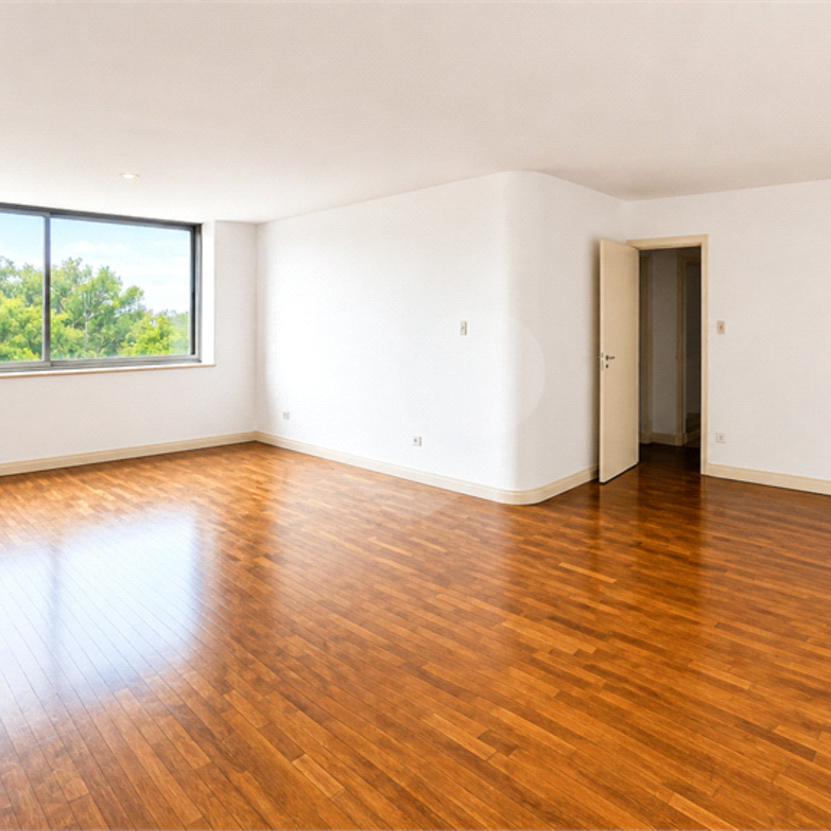 Apartamento à venda com 4 quartos, sendo 1 suíte, em Alto da Boa Vista, São Paulo, SP