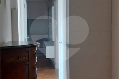 Apartamento à venda com 4 quartos, sendo 2 suítes,  em Vila Oliveira, Mogi das Cruzes, SP