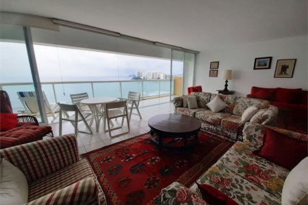 Apartamento Residencial à venda, Pitangueiras, Guarujá - AP0163.