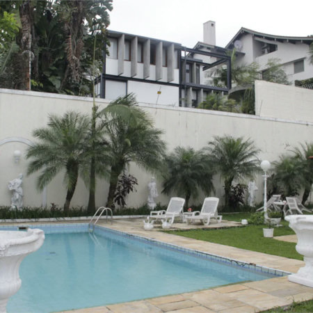 Casa à venda ou para alugar com 5 suítes em Jardim Leonor, São Paulo, SP