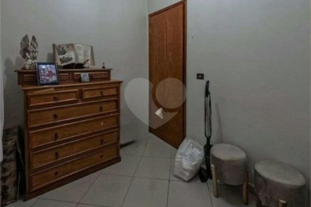 Casa à venda com 3 quartos em Jardim Marisa, São Paulo, SP